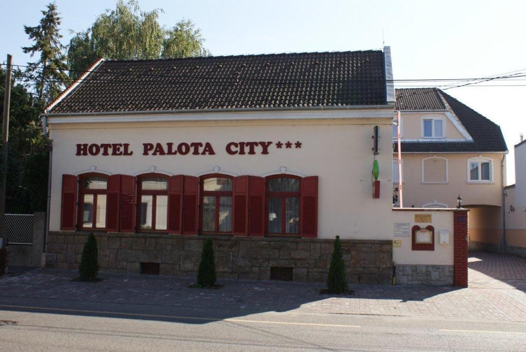 ホテル パロタ シティ ブダペスト エクステリア 写真